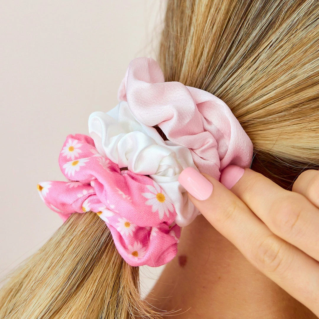 Brand new β Disney Daisy Duck Scrunchie Pack π 4 Disney Daisy Duck Scrunchie Pack