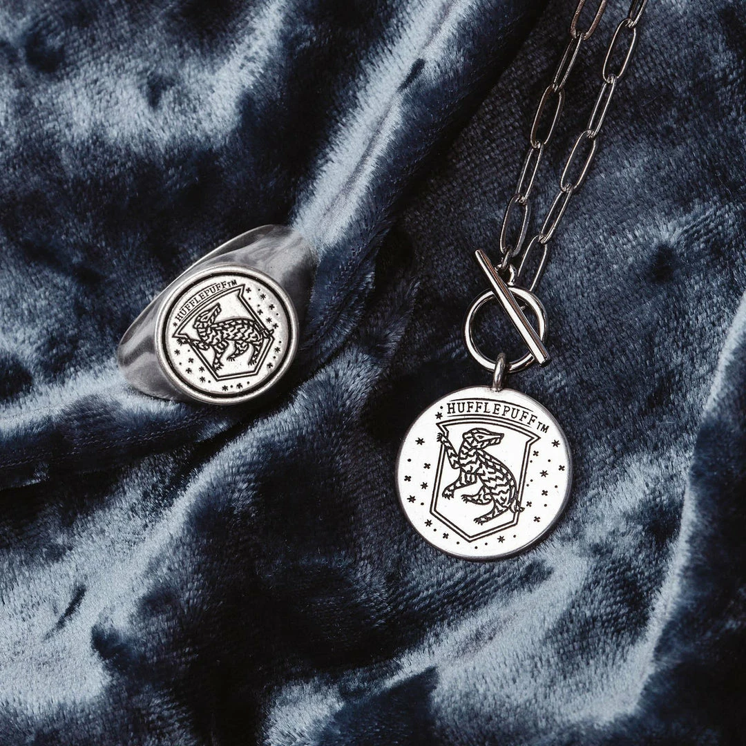 Budget 𧨠Harry Potter Men's Hufflepuff⢠Class Ring đ 7 Harry Potter Men's Hufflepuff⢠Class Ring