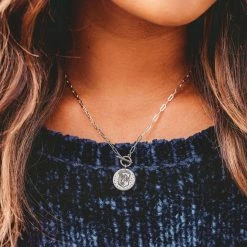 Harry Potter Gryffindor™ Toggle Choker Trending On TikTok