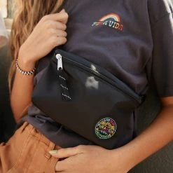 Brand new π Pura Vida Bracelets Black Belt Bag Bags π 11 Pura Vida Bracelets Black Belt Bag Bags