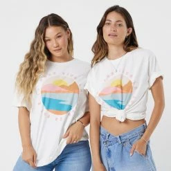 Pura Vida Bracelets Beach Scene Tee