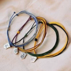 Harry Potter Original Hufflepuff™ Charm Bracelet