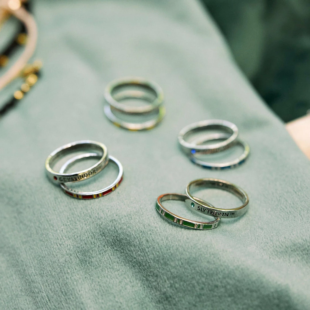 Promo 💯 Harry Potter Gryffindor™ House Ring Stack Best Sellers 💯 7 Harry Potter Gryffindor™ House Ring Stack Best Sellers