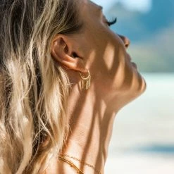 Demi Fine Fringe Huggies