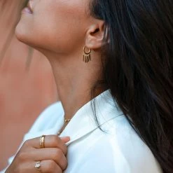 Demi Fine Fringe Huggies