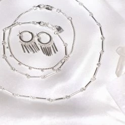 Demi Fine Fringe Huggies