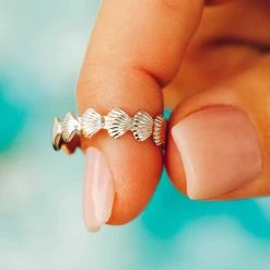 Spring 2021 Best Sellers Clam Shell Band Ring