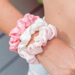 Brand new β Disney Daisy Duck Scrunchie Pack π 11 Disney Daisy Duck Scrunchie Pack